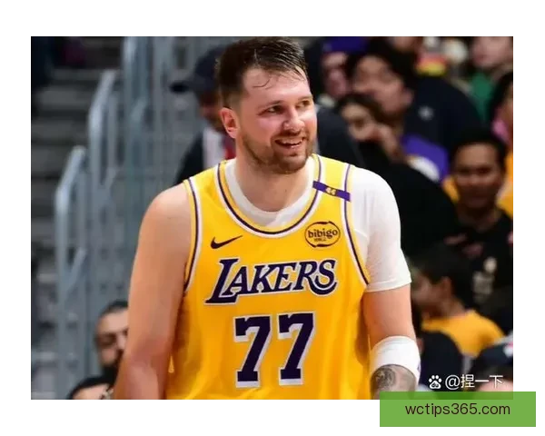 湖人连败东契奇里夫斯遭打击 霍华德喊话愿复出助球队