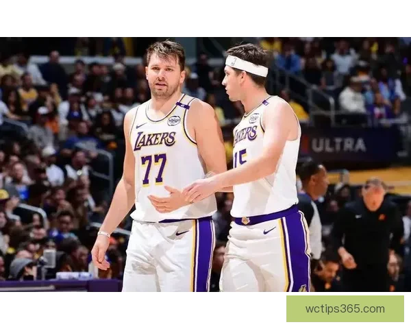 东契奇复出砍下42分12助 湖人力克骑士里夫斯艾顿发挥出色